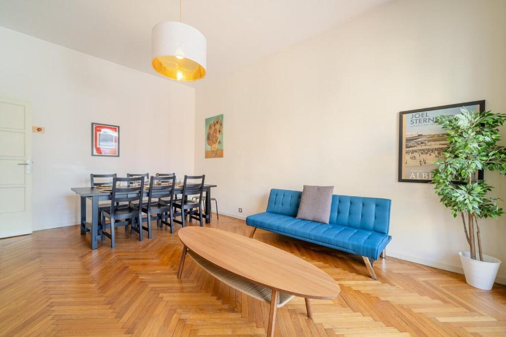 Cathedral within walking distance - 200m2 penthouse - 10 guests - 4