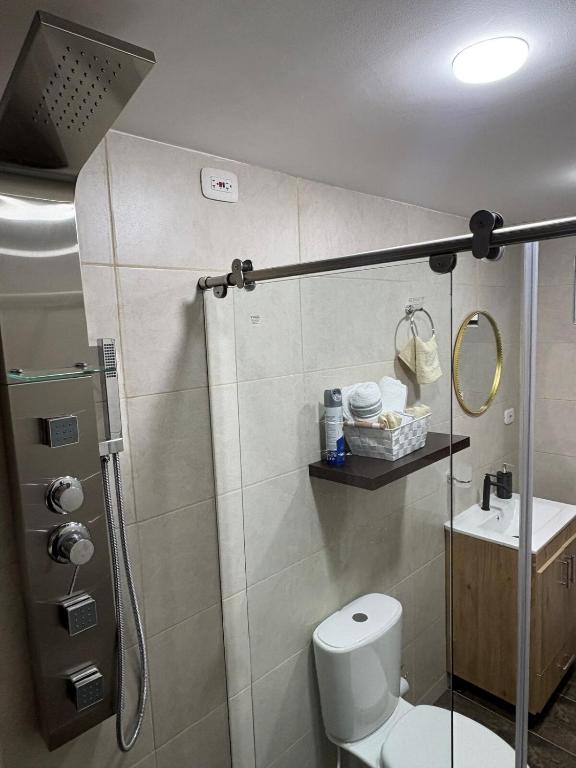 Cozy apartment, steps from Comfaboy - 5
