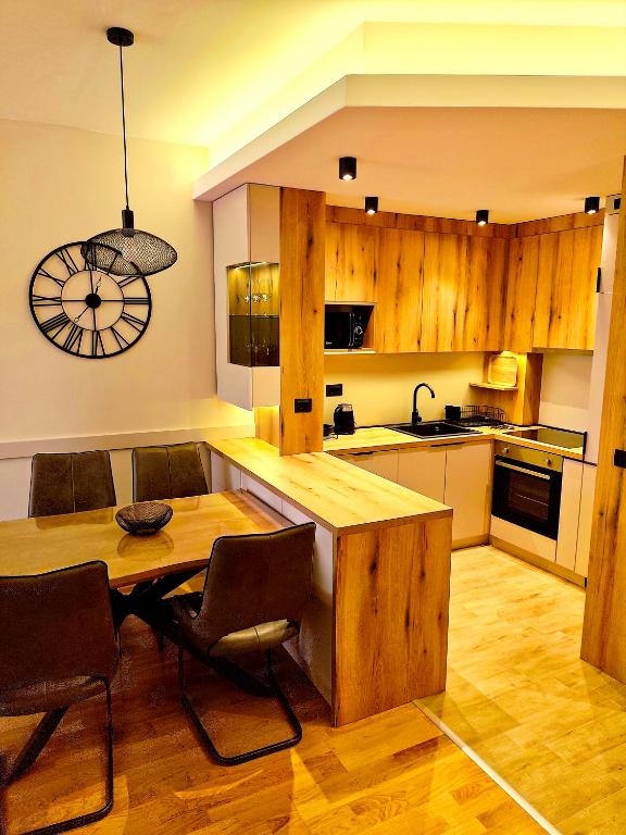 1BR Apartment, Terrace, City & Sea View, Parking - 5