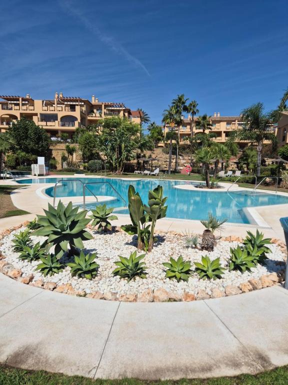 Luxury apartment in Benahavis with amazing views - 1