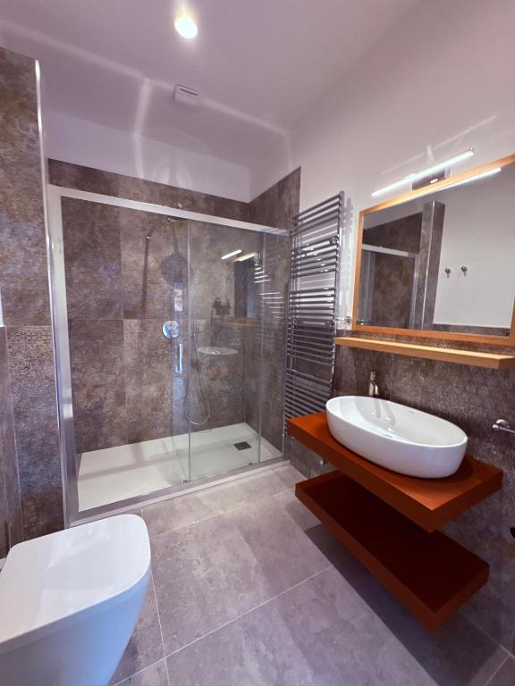 Liberty Avenue Suites - 5