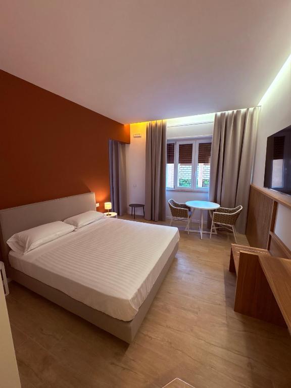 Liberty Avenue Suites - 3