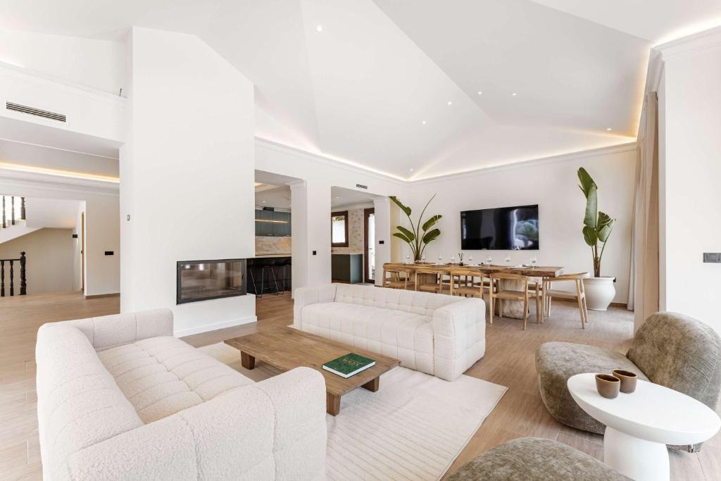 Villa Marbesa I Beach Pool Gym Cinema Outdoor BBQ Parking - 4