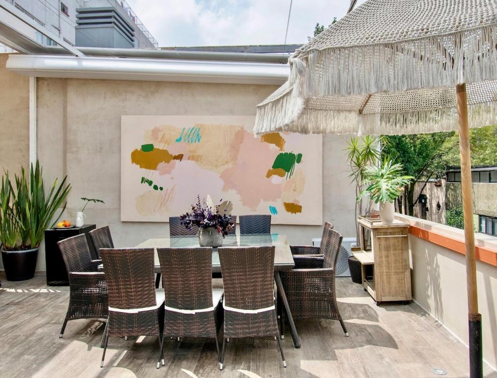 Casa Ha A Soulful 7Br Home w Rooftop, Condesa - 3