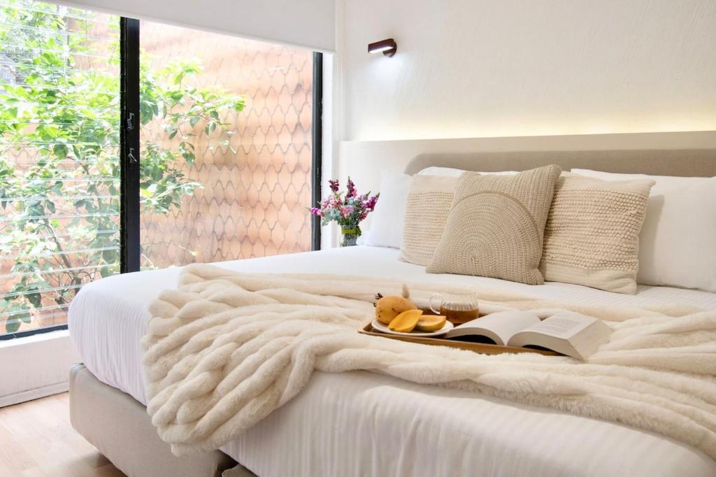 Peace and Comfort, Spacious House for 16 plus Guests - 3