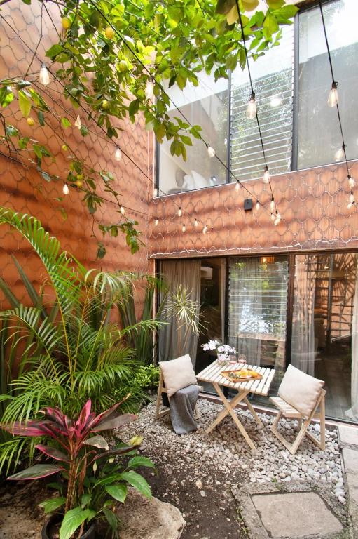 Peace and Comfort, Spacious House for 16 plus Guests - 5