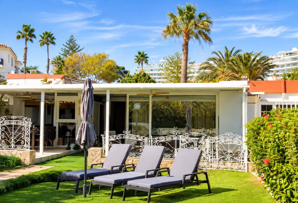 Avant Holidays San Agustin by CanaryScape - communal heated pool - 2