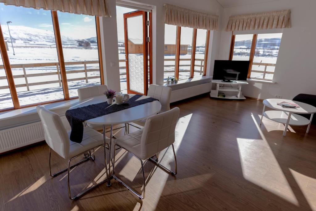Shared lounge/TV area