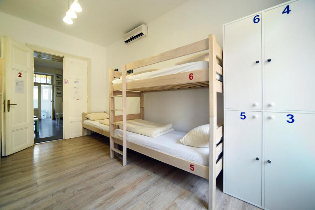 Hostel Temza — Hotel in Zagreb