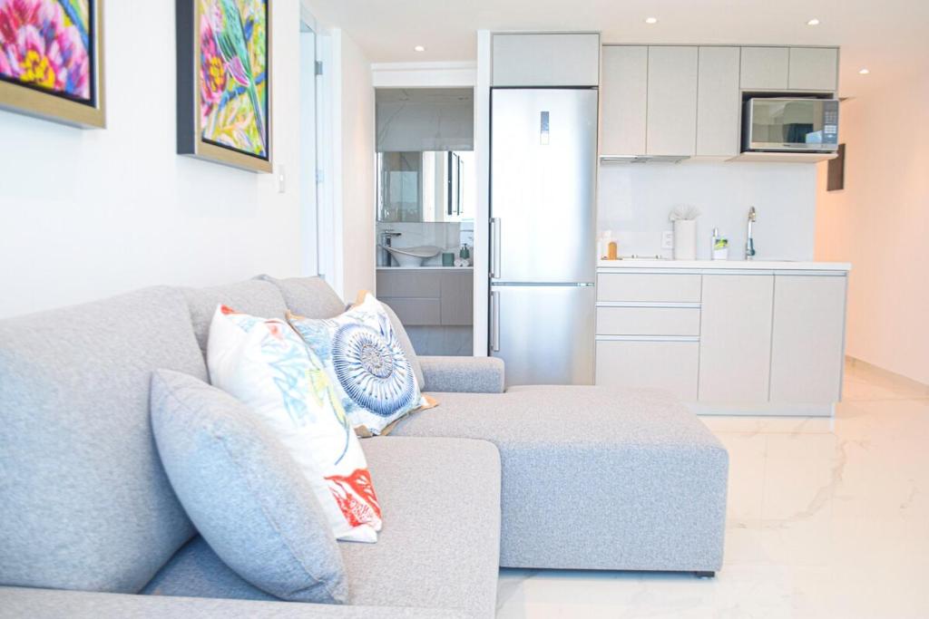 Brand new beachfront apartment, waking up to the sea - 5