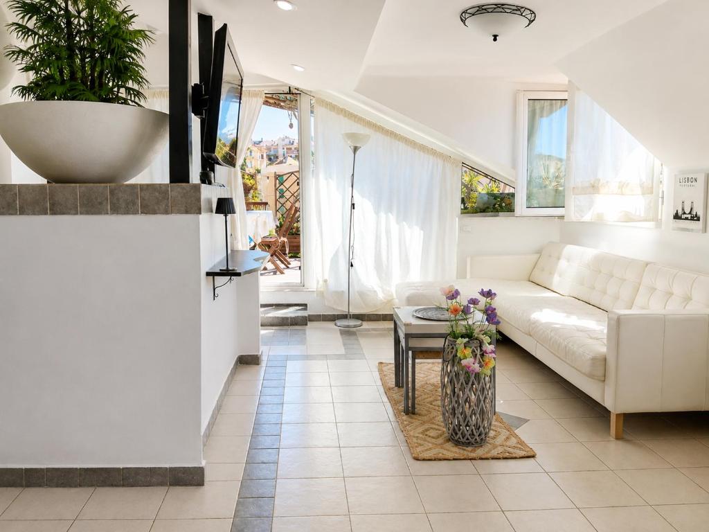 Hostdomus - Sea Nest - 1