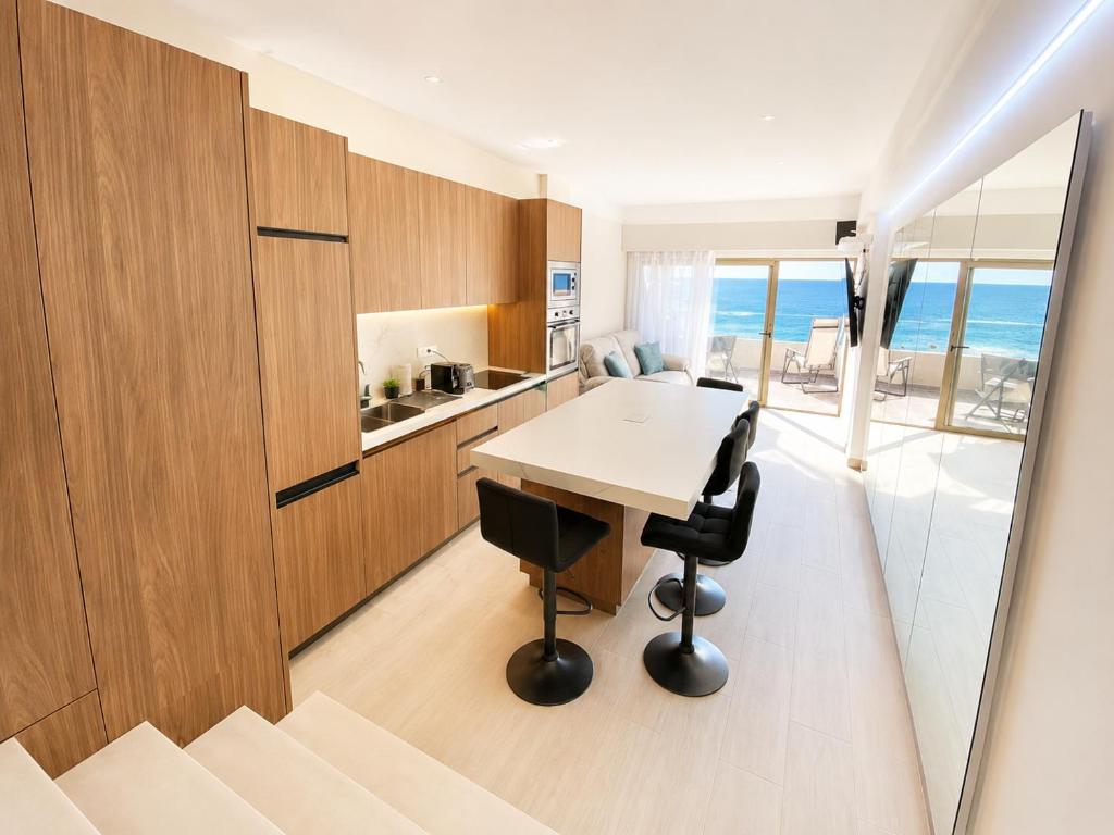 Modern Beachfront Studio with Balcony Views NEW - 5