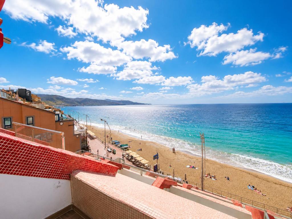 Modern Beachfront Studio with Balcony Views NEW - 3