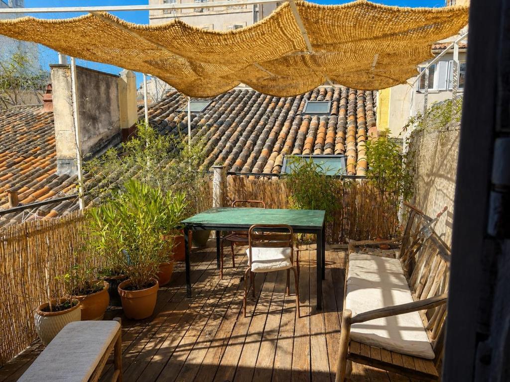 Rare bright 4-room apartment with terrace, air conditioning & private parking - 2