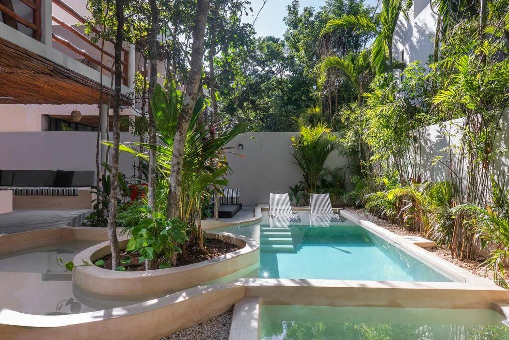 Twin Villas 8BR, Concierge, Gated ,Jacuzzi, Paddle court - 1