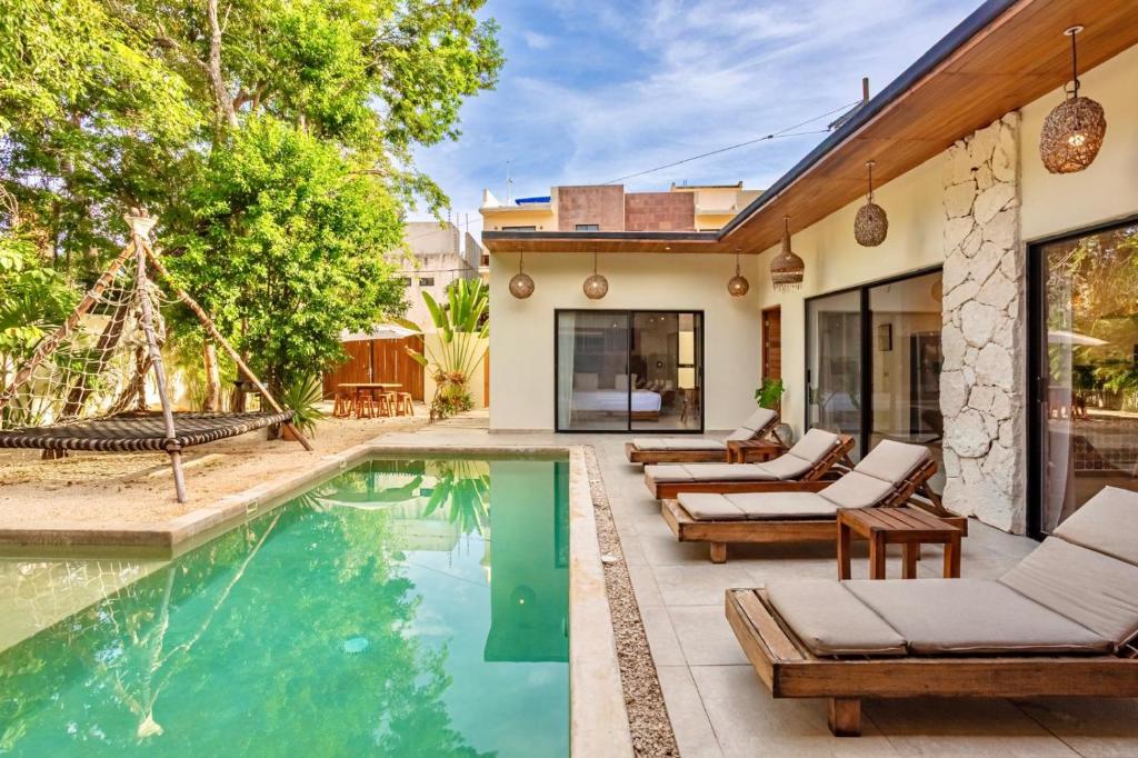 Heaven Villa 4BR Jungle Vibes Private Pool - 3