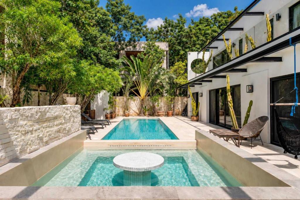 Elegant Villa Stay Gated Place Full Concierge - 5