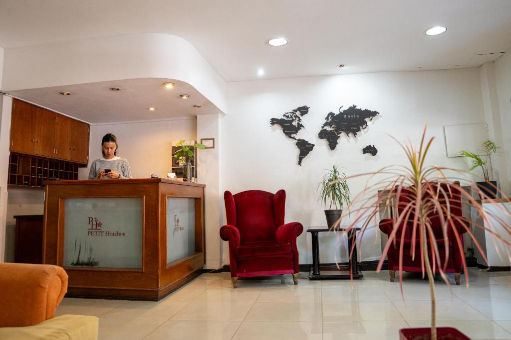 Hotel Petit - 2