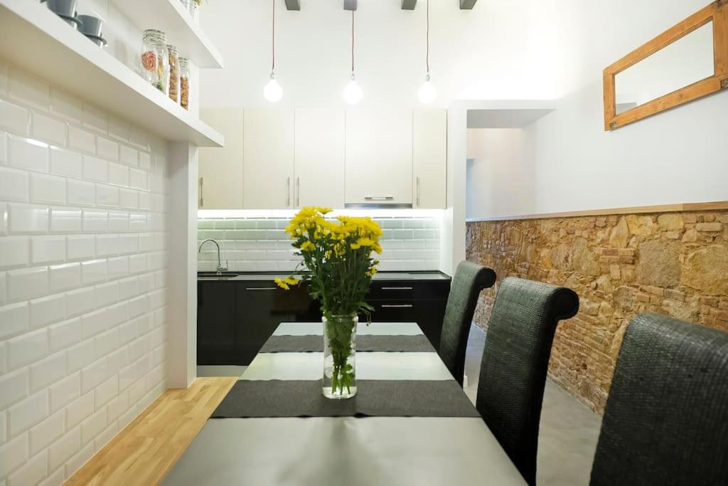UNIQUE ARCHITECTS APARTMENT IN TRENDY CENTRAL POBLE SEC By MyRentalHost - 3