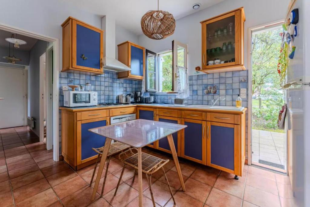 Family home 500 meters from the beach sleeps 6 - 5