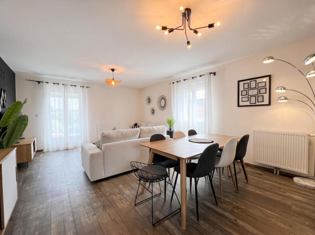 Louise, House, Garden, Private Parking - 2