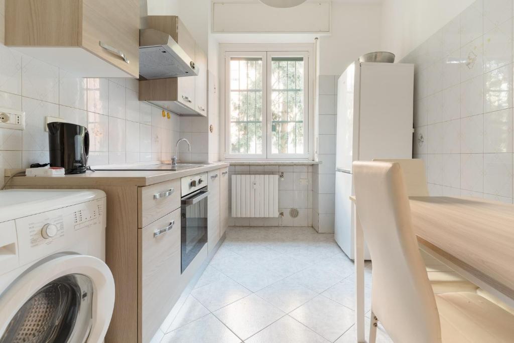 GuestHost - Comfy and Roomy apartment in Milan - 3