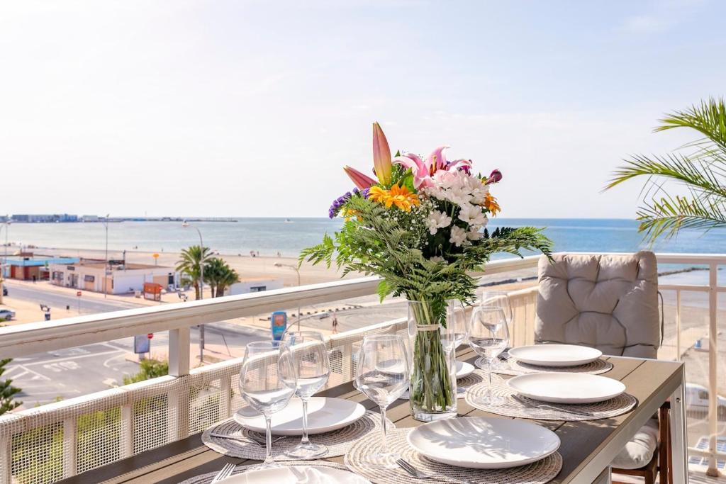 3BR Beachfront Apartment Santa Pola Alicante - 1