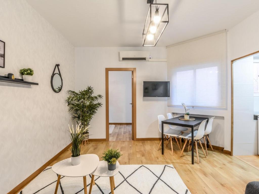 Apartment C Plaza de España 2B by Interhome - 4