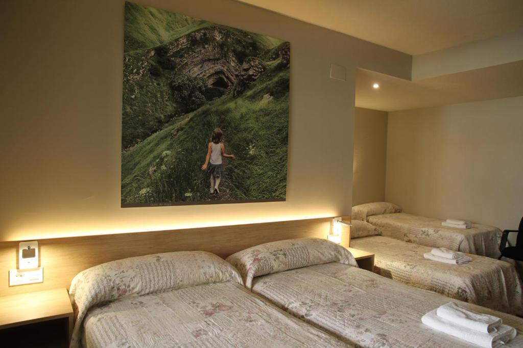 Pension Acella — Hotel in Pamplona