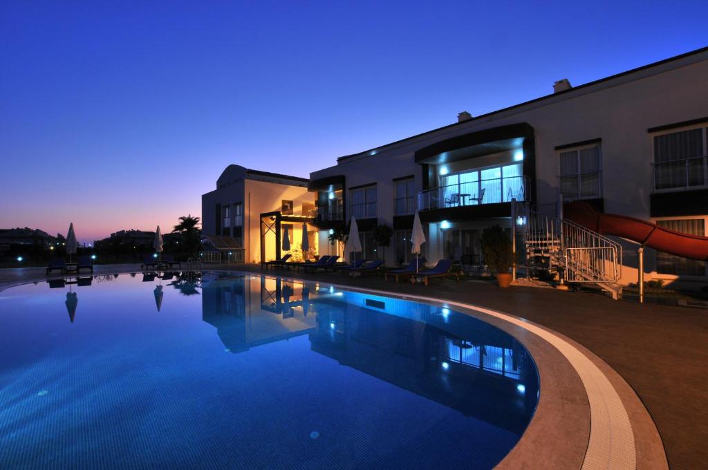 Odyssey Residence Suite Hotel photo