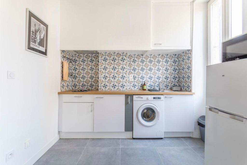 Bright & cozy one-bedroom apartment Close to Saint-Charles Station - 2