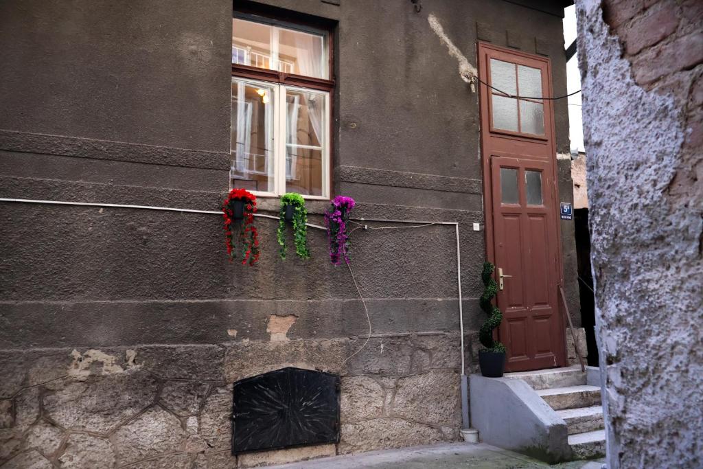 Sarajevsko skrovište Marijin Dvor Hills, Vas čeka - 2