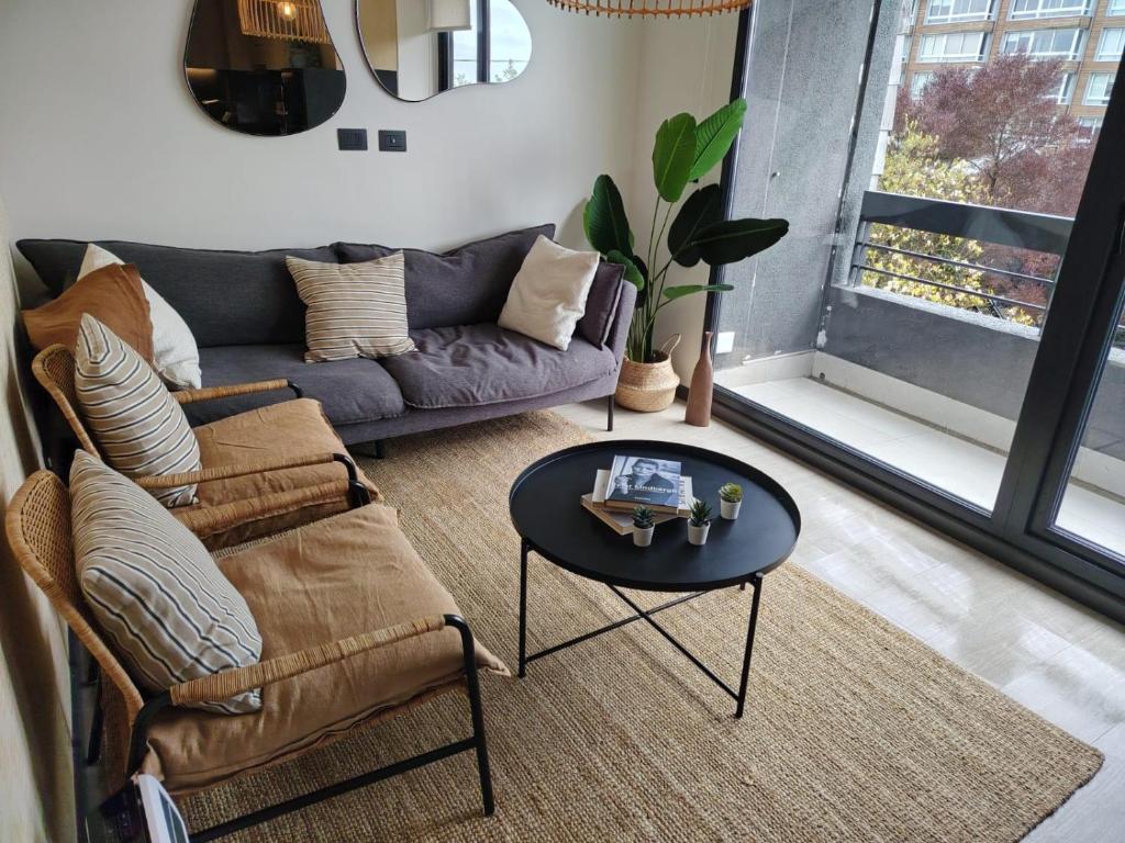 HOM 2-bed 3 min from the lake Heated pool gym - 1