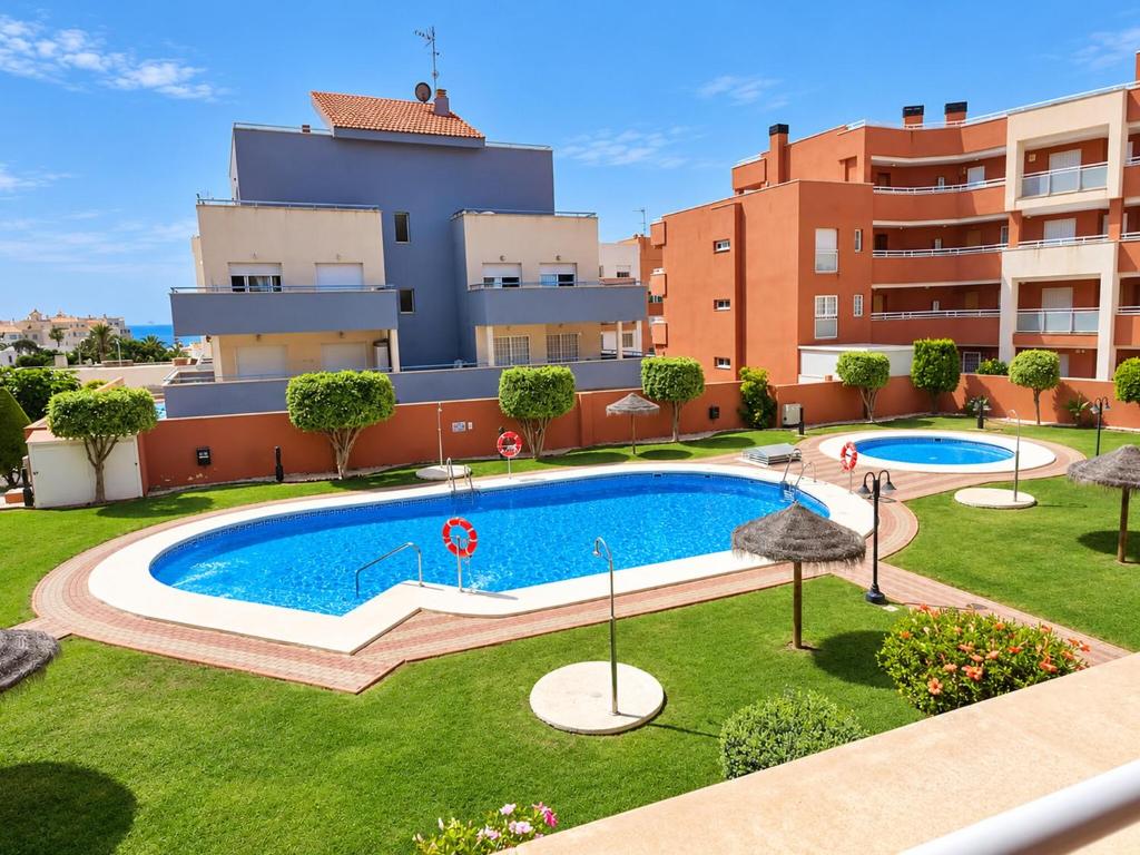 Coastal Family Apartment in Roquetas de Mar - 2