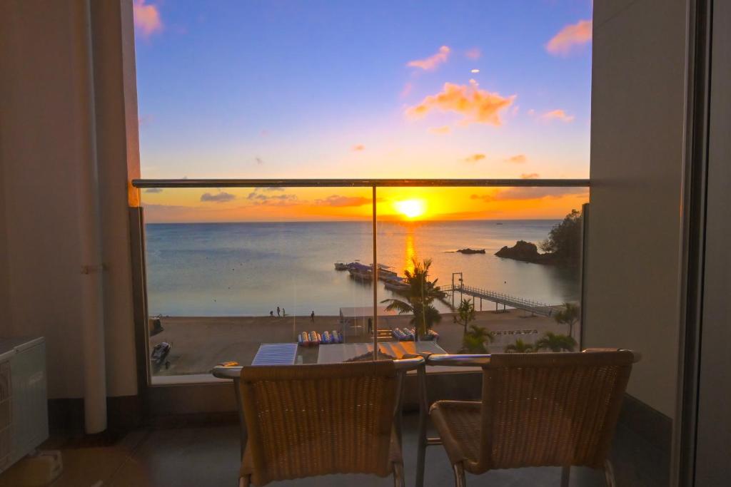 沖繩喜璃愈志LCH海灘度假村 (OKINAWA KARIYUSHI LCH.RESORT on The Beach)
