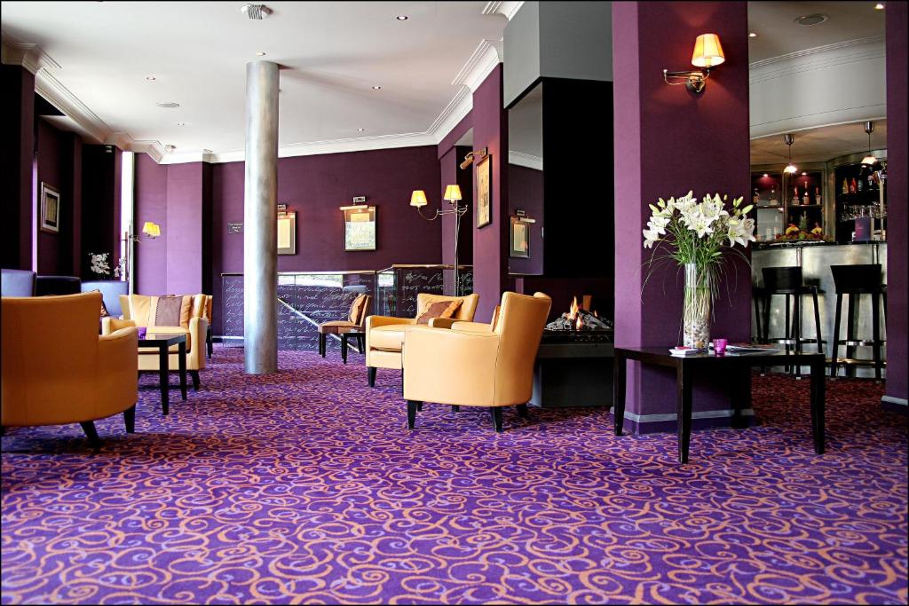 Pub/Lounge