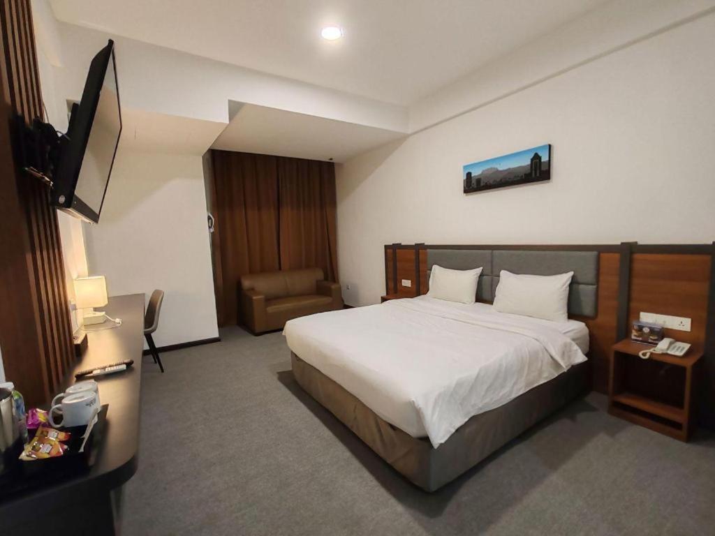 Eminent Hotel