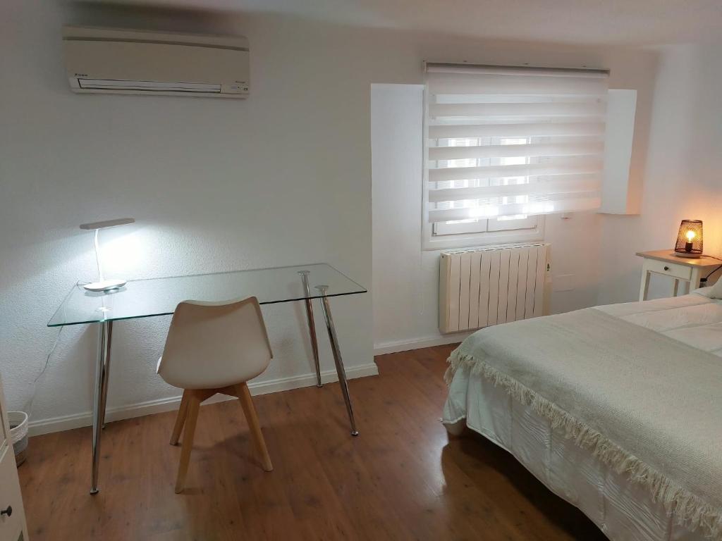 Urban Serenity Apartment - 4