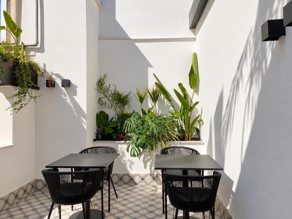 Alvuci - Rooftop Boutique Rooms - 3