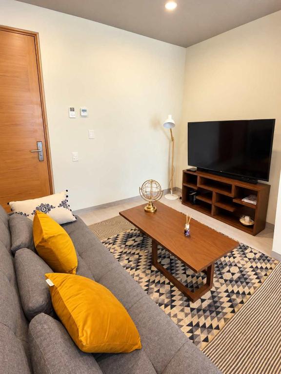 The Boat Luxury 1BR w Rooftop Pool 200m to Beach - 4