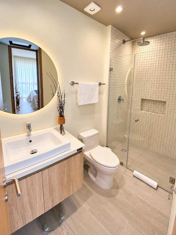 The Boat Luxury 1BR w Rooftop Pool 200m to Beach - 5