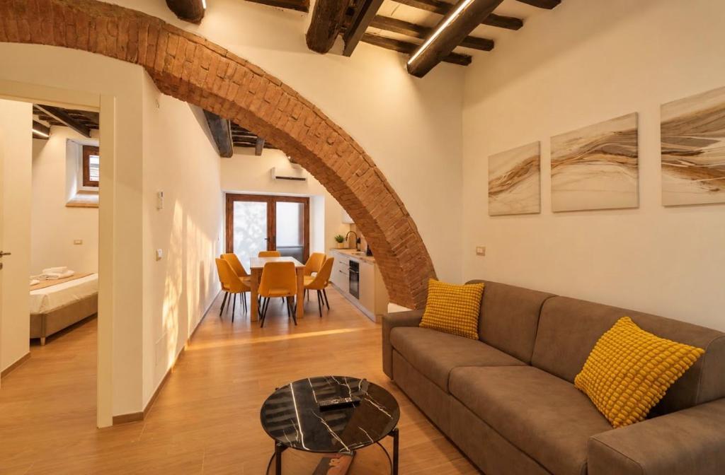 Elce - Historic Brick Arch 2BR & 2BA - 2