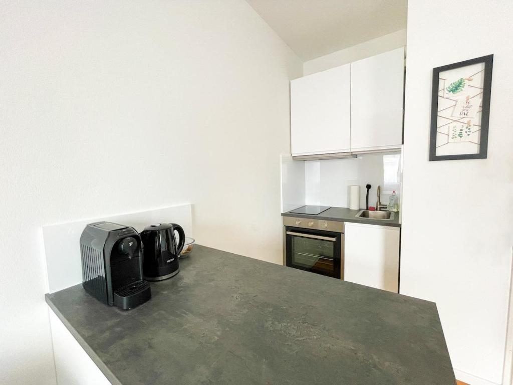 NOOR Modern Studio Lend Parking Option - 1