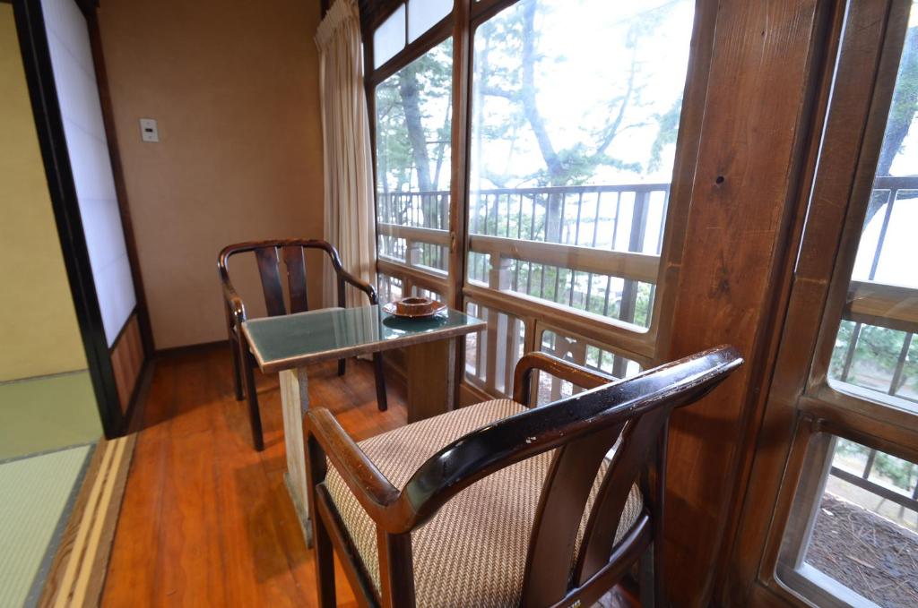 麻野館飯店 (Asanokan Inn)