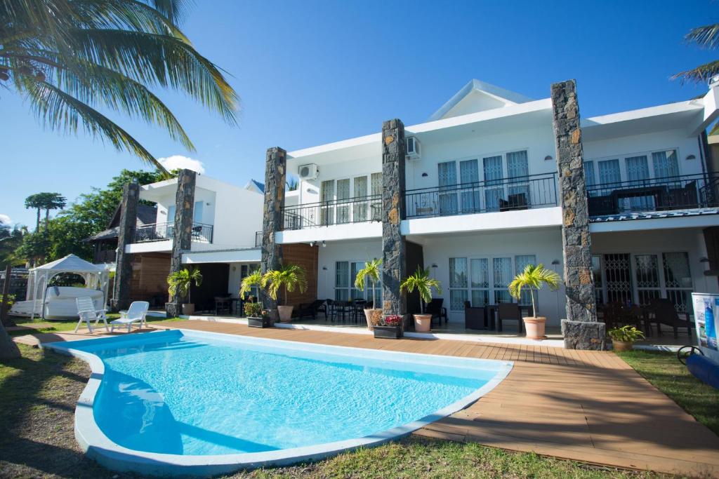Garden villas photo