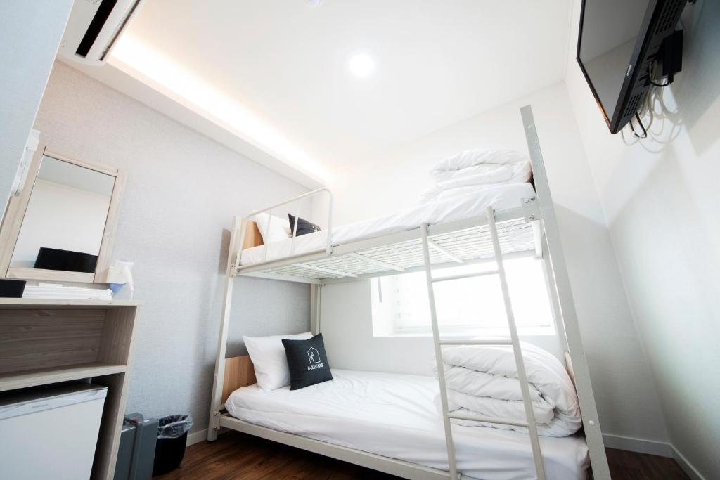 Seoul Grand ﻿Hostel EWHA Univ. photo