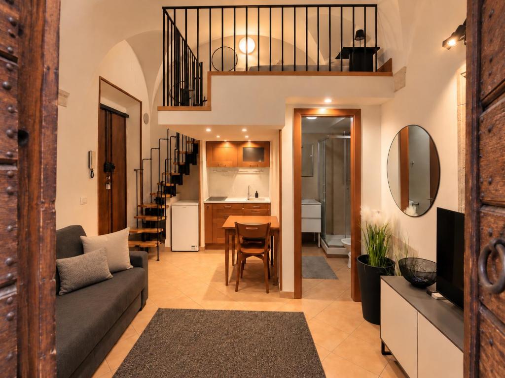 Loft degli Specchi Historic Center of Rome - 2