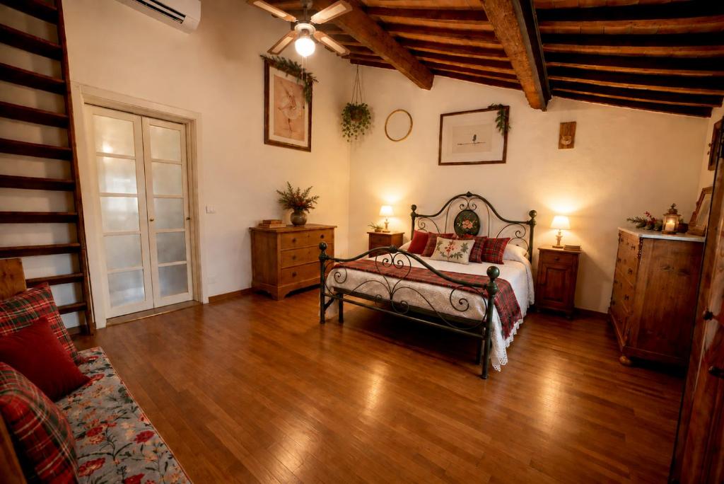 Poetic Florence Historic Centre - Large Apartment with 3 Bedrooms, 2 Bathrooms, Elevator, Parking, and View - 4