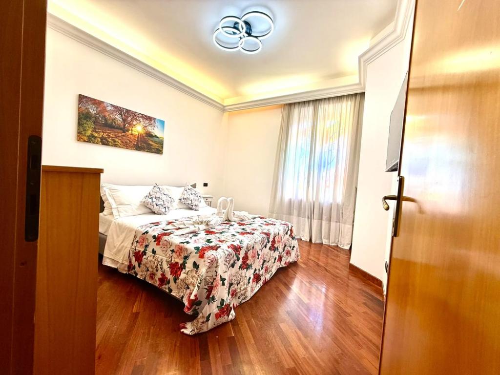 Colosseum Central Park Guest House - 2