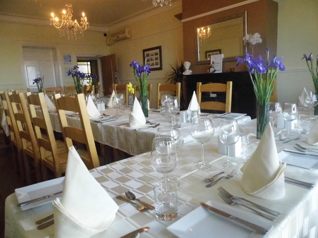 Waterfront Hotel, Deal photo 3